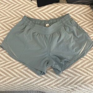 Lululemon Hotty Hot Low-Rise Lined Short 2.5"